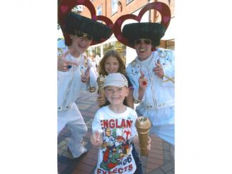 Bread's Viva Las Wedding - Comedy Walkabout Character Entertainers