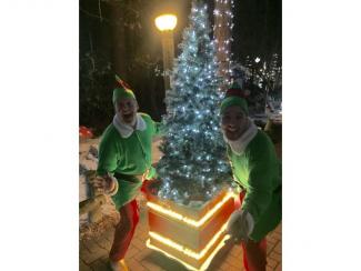 Bread's Christmas Crackers and Captain Christmas - Walkabout Entertainer