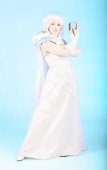 Sorcha Ice Queen - Contact Juggling Ice Queen and Unicorn - Walkabout Entertainers