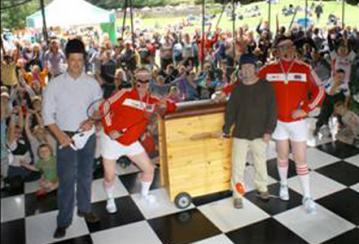 Bread's Mr Stretch and Mr Armstrong - Comedy Sportsday - Walkabout Entertainers