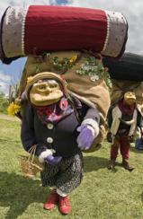Flying Buttresses - Elderly Puppetry Couple of Miniature Proportions - Walkabout Entertainers