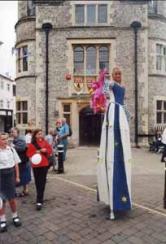 Curious Alice - Alice in Wonderland on Stilts - Walkabout