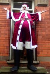 Santa on stilts Electric Cabaret - Human statues - Living Statues - Entertainers