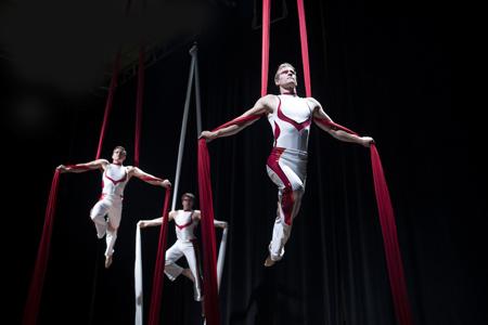 Aerial Lads - Circus Aerial Silks Entertainers