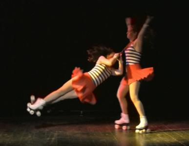 Bella Kinetica - Roller skating circus cabaret entertainers rollerskaters