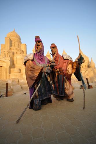 Nomads - Two Towering, Elemental Beings Explore your Event - Puppets Walkabout