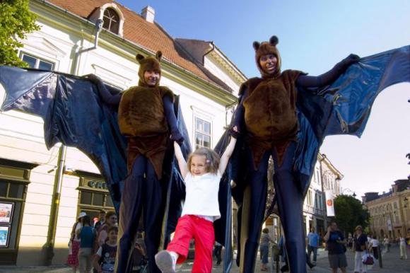 Rum BaBa's Big Bats - Stilt Walking Flying Fox Bats - Walkabout Street Entertain